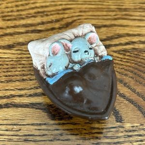 Collectible vintage Duncan ceramics sleeping mice in nutshell. Hand painted